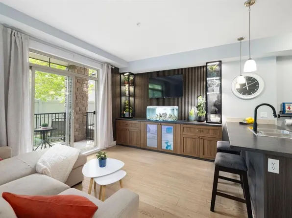 117 N Copperpond Cmn SE #107, Calgary, AB T2Z 5E2