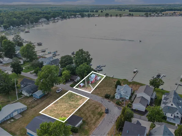 2207 Strait Tow Blvd, Crystal, MI 48818