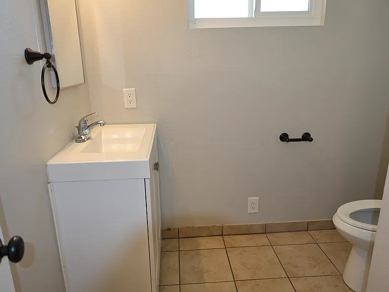 16458 Spruce St — Photo 29