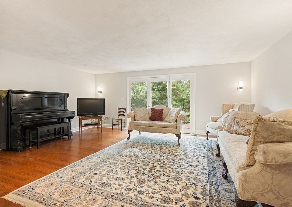 OAK RIDGE CONDOMINIUMS 1 Oak Ridge Dr Maynard MA Zillow