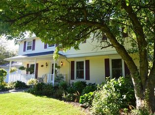 1013 Whalen Rd, Penfield, NY 14526