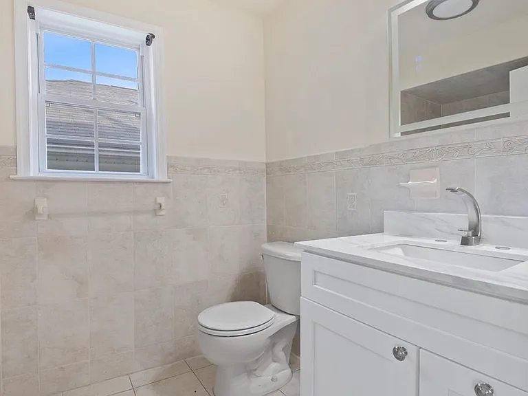 31-33 Chester Ave #2 — Photo 13