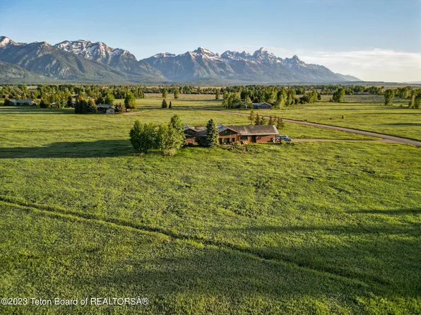 910 E Oatgrass Rd, Jackson, WY 83001
