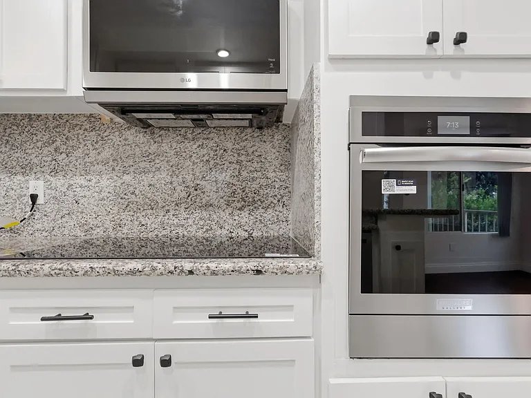 124 N Clark Dr #107 — Photo 6
