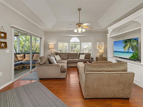 4th image of 1795 Highland Rd