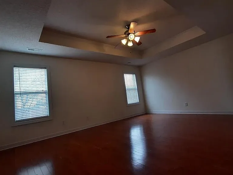 117 Tottenham Way — Photo 3