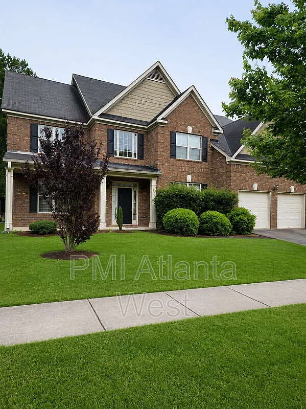 4 bed, 3.5 bath, 3388 sqft, $2,825 — Photo 1