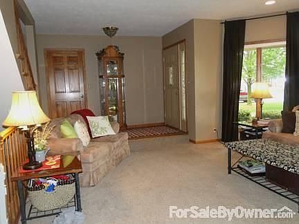 Family Room : Spacious family room