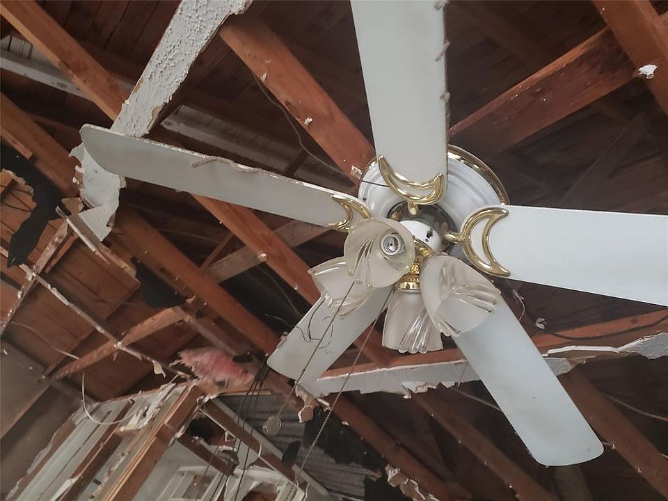 2nd image of 603 Willow Rd