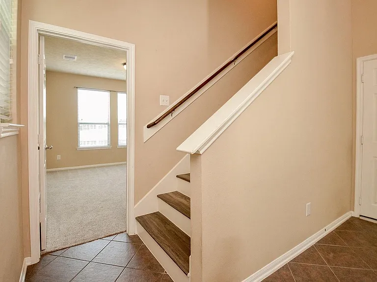 3307 Home Point Dr — Photo 5