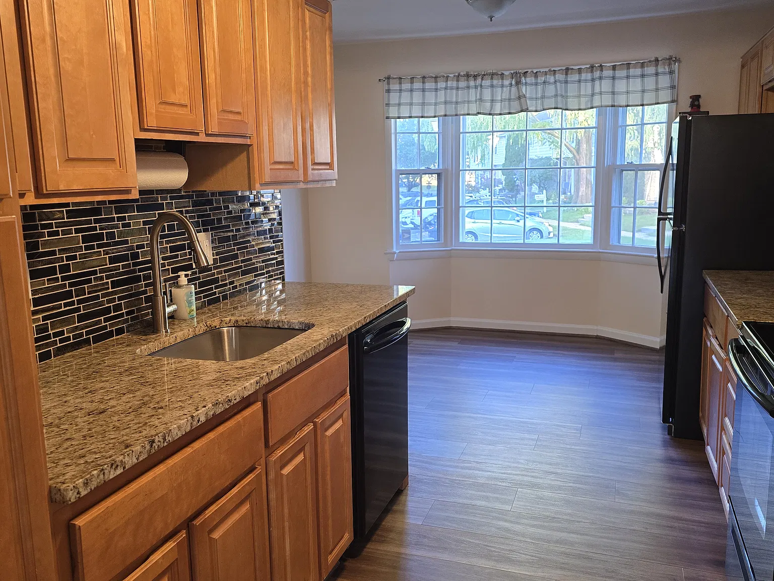 3 bed, 2.5 bath, 1288 sqft, $2,900 — Photo 2