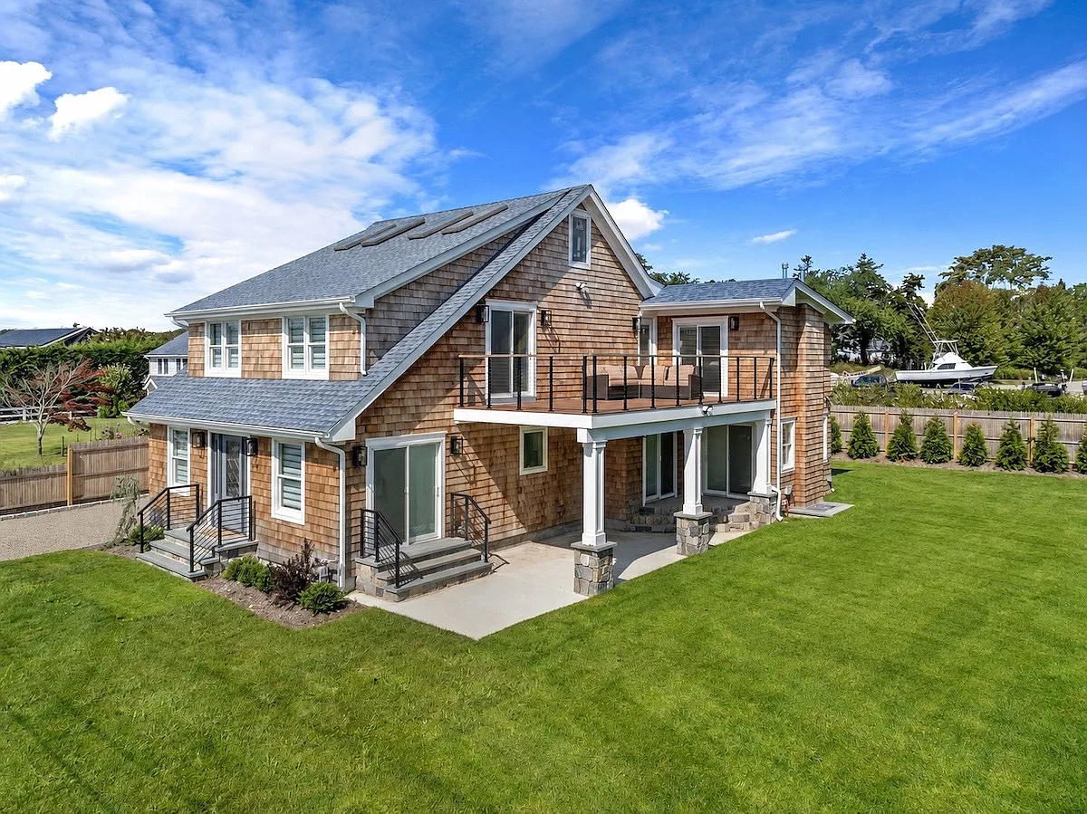 Just Renovated in Hampton Bays with Water Views — Photo 2