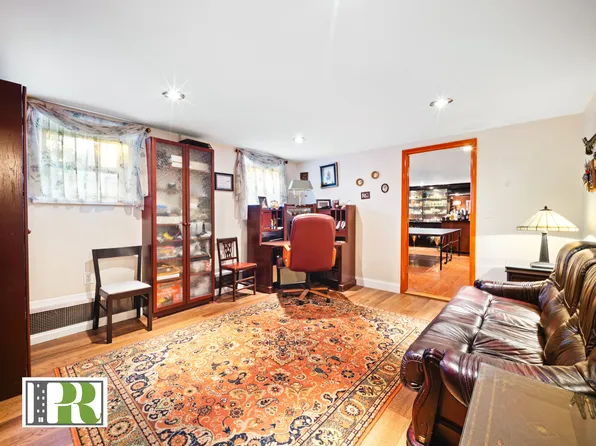 3921 Avenue R image 15 of 29