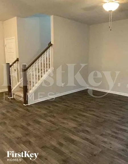65 Channing Dr — Photo 3