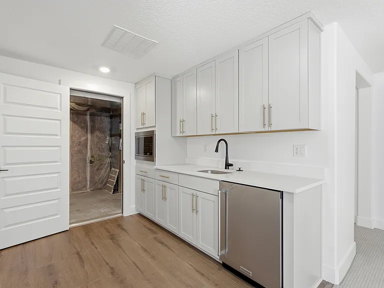 459 E Rimrock Ln — Photo 48