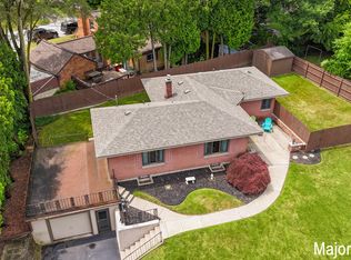 2120 Finsbury Ln NW, Grand Rapids, MI 49504