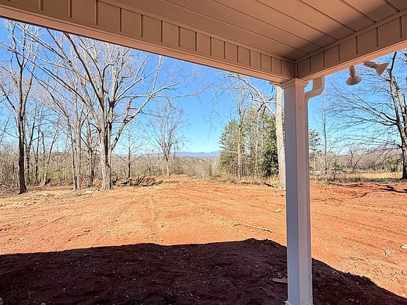 3rd image of 18 Martin Ct