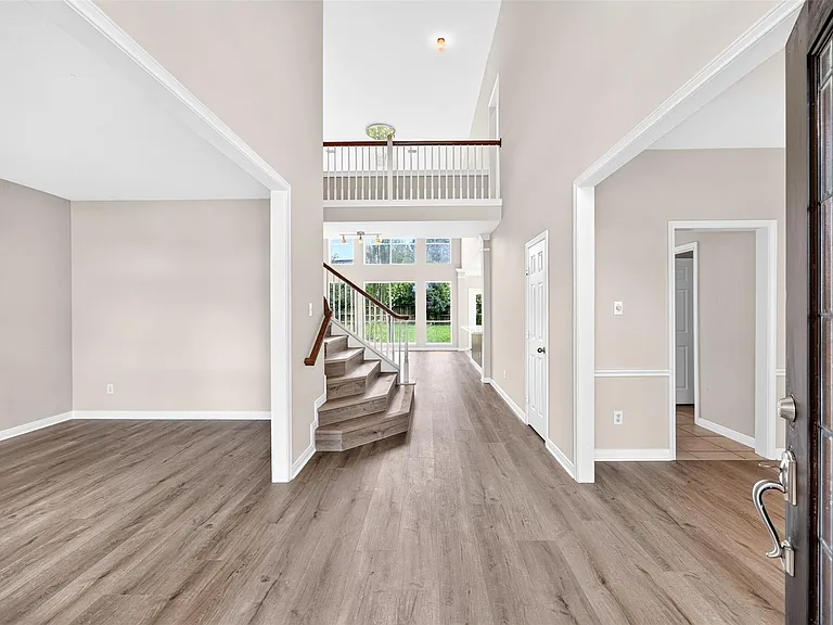 1007 Brannon Park Ln — Photo 6