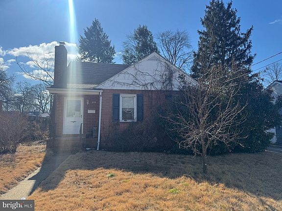 2nd image of 525 Newfield Rd