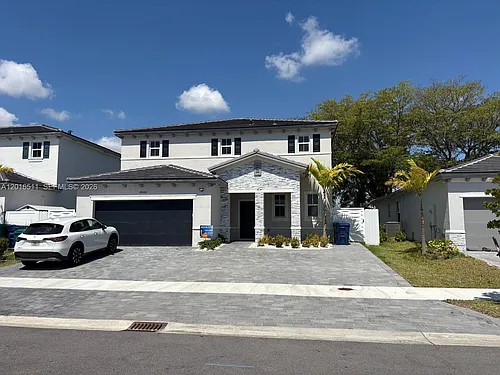 18600 SW 136th Ct Photo 1