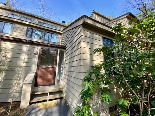 106 Woodside Circle, Torrington, CT 06790