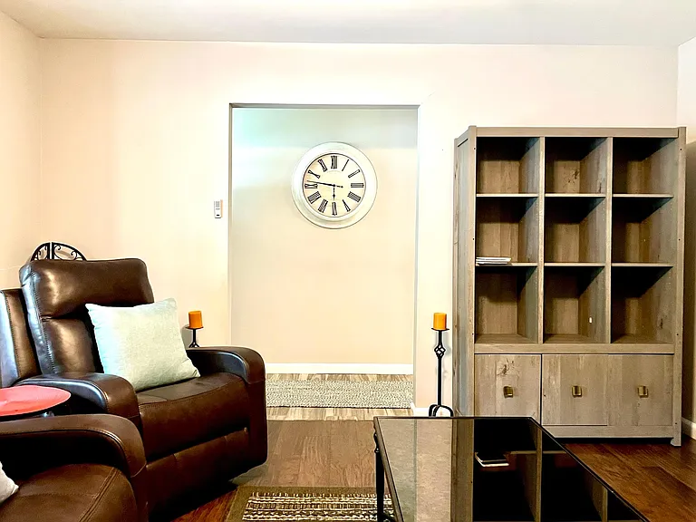 6302 Burlington Ave — Photo 4