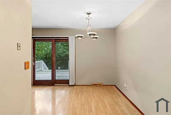 811 Villette Ct — Photo 7