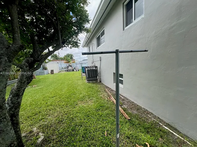 1260 NE 200th Ter — Photo 50