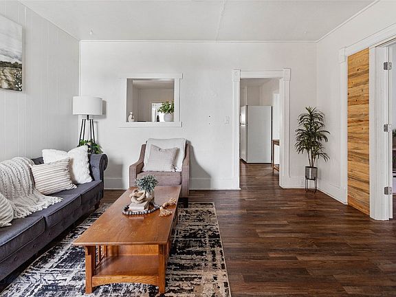 4th image of 854 Main St