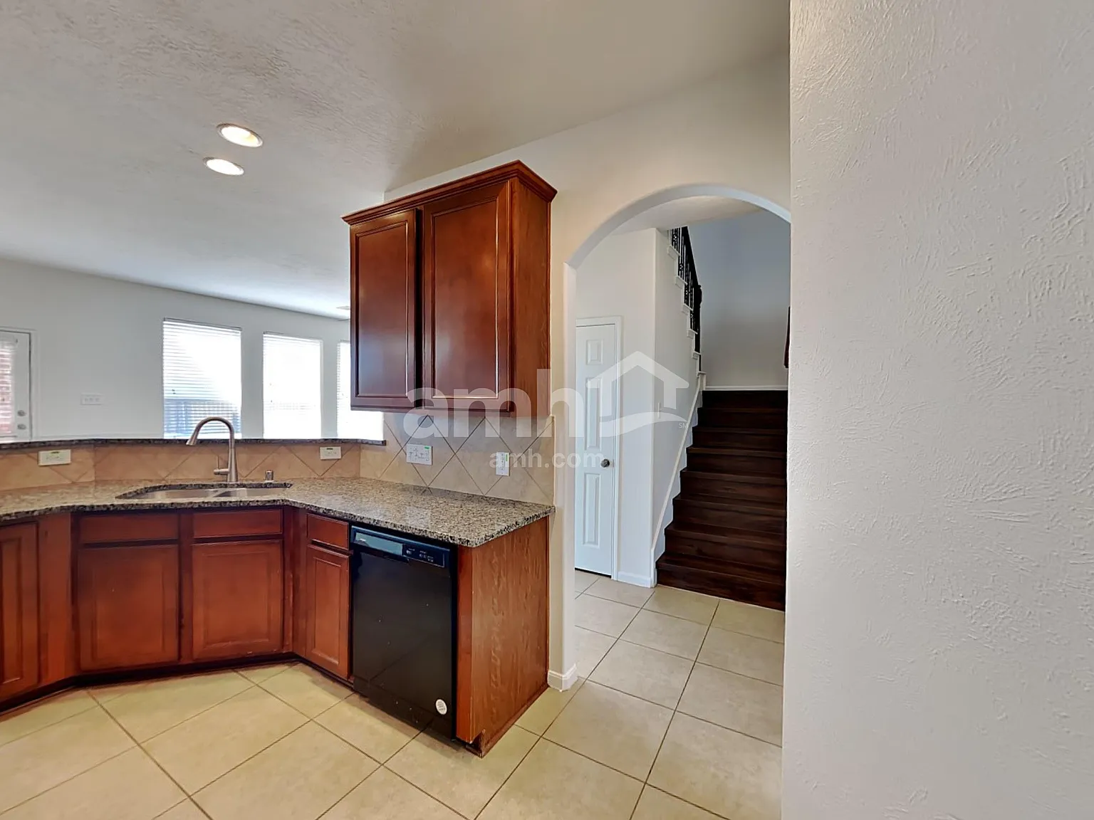 4 bed, 2.5 bath, 2480 sqft, $2,745 — Photo 4