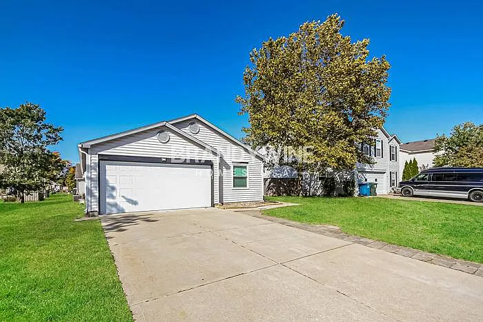 3 bed, 2.0 bath, 1264 sqft, $1,806 — Photo 3