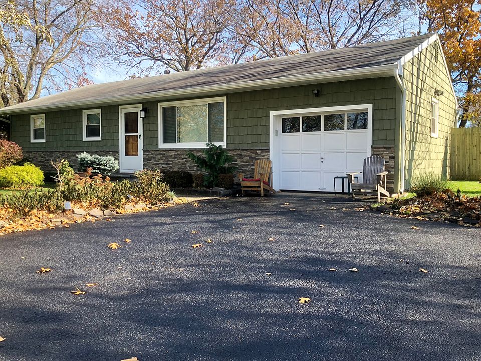 1st image of 119 Larch Dr