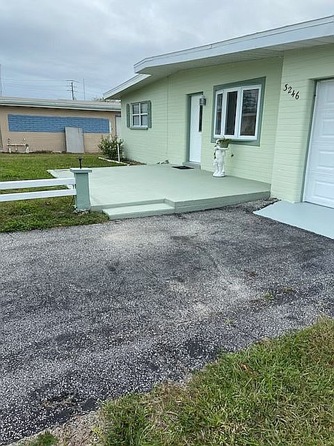 2nd image of 3246 S Peninsula Dr