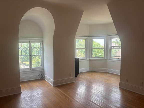 2nd image of 537 W Ferry St APT 5