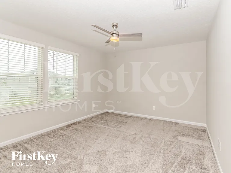 2081 Amberly Dr — Photo 10