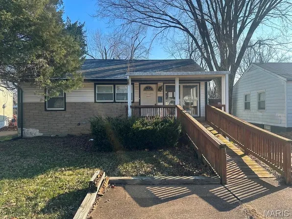10370 Renfrew Dr, Saint Louis, MO 63137