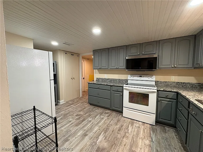 4410 Lafayette Ave — Photo 5