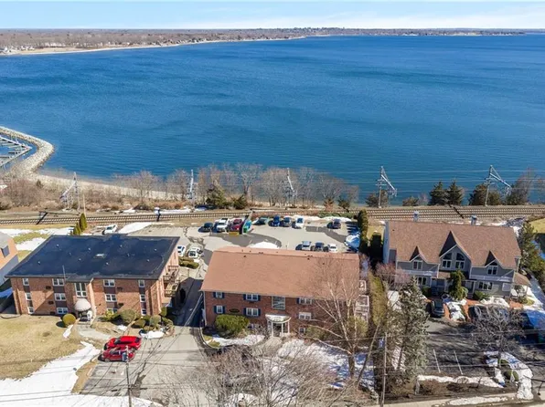 4080 Post Rd APT 1, Warwick, RI 02886