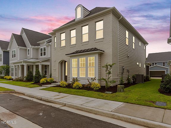 5th image of 4033 Watersail Drive #130