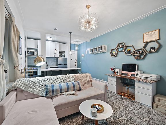 4th image of 223 E 50th St APT 2-D