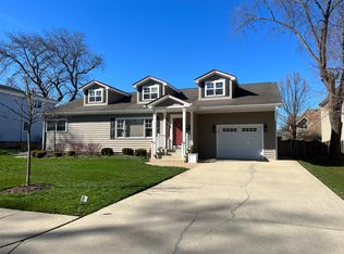 2164 Brentwood Rd, Northbrook, IL 60062