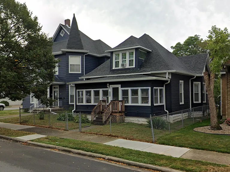 1523 Poplar St — Photo 2