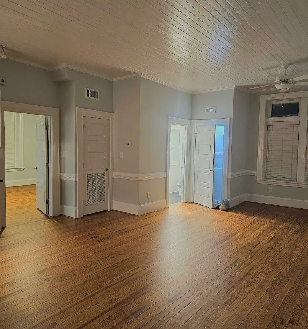 1 bed, 1000 sqft, $1,700 — Photo 1