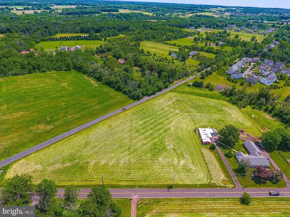 1 Twin Oaks Dr #2, Perkasie, PA 18944