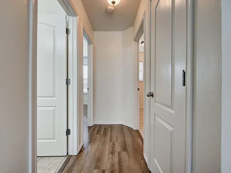 608 Cavecreek St — Photo 35
