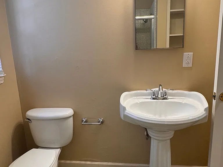 915 Pine Circle Dr — Photo 13