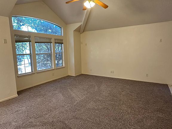 3rd image of 380 Jardin Bello Ave
