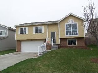 17213 Ruggles St, Omaha, NE 68116