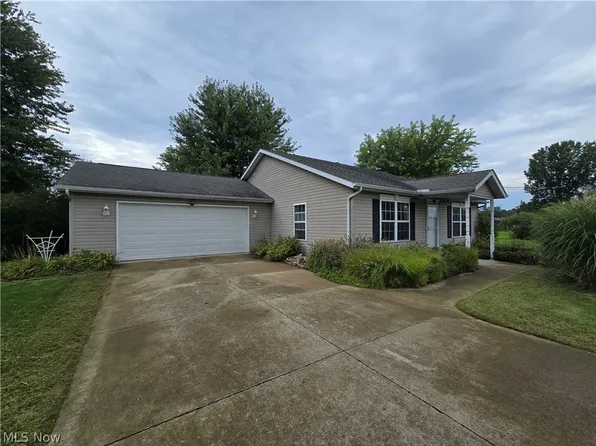 3246 McMackin Rd, Madison, OH 44057