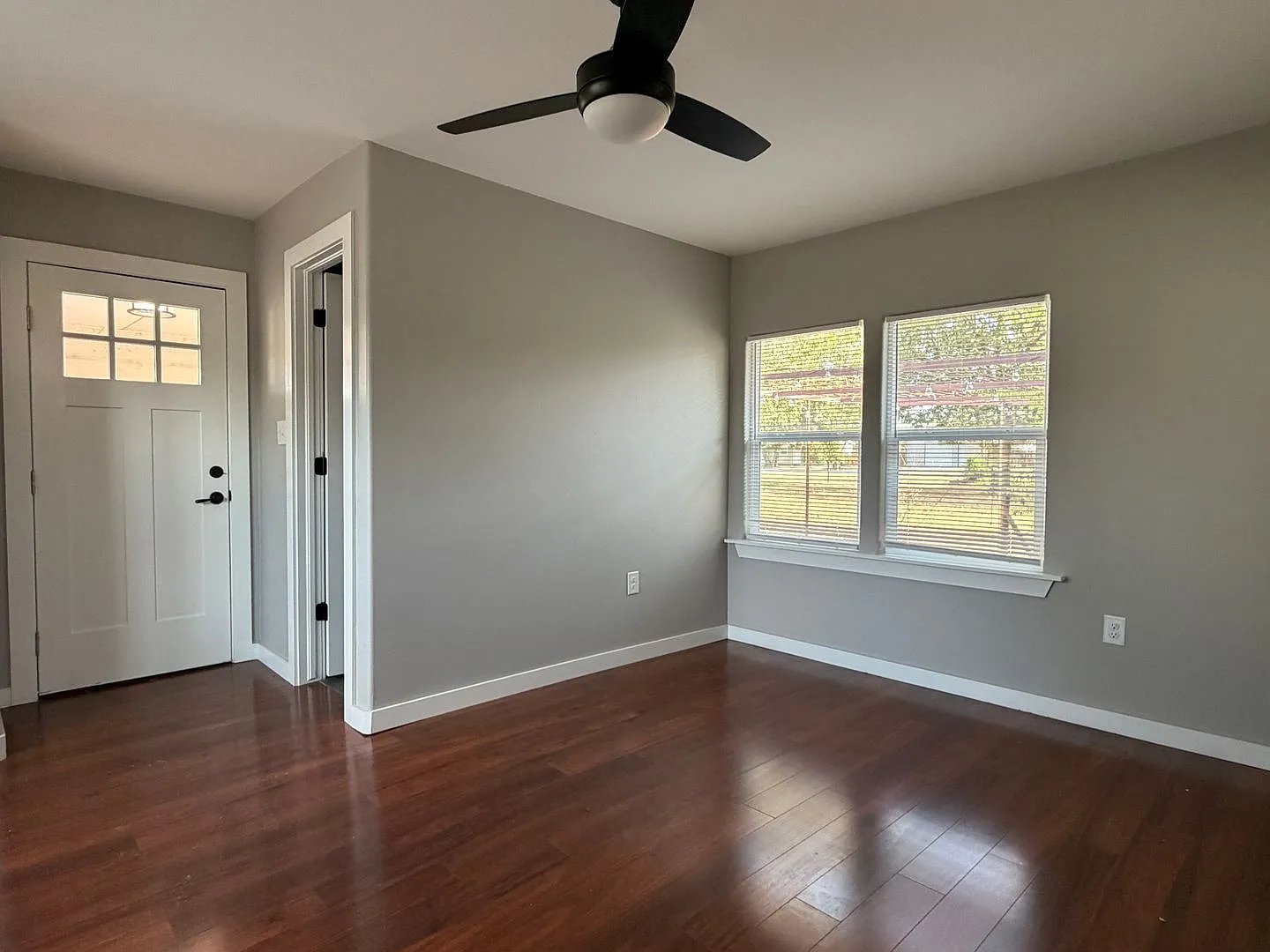 306 G St, Elgin - HOT New Listing! — Photo 4